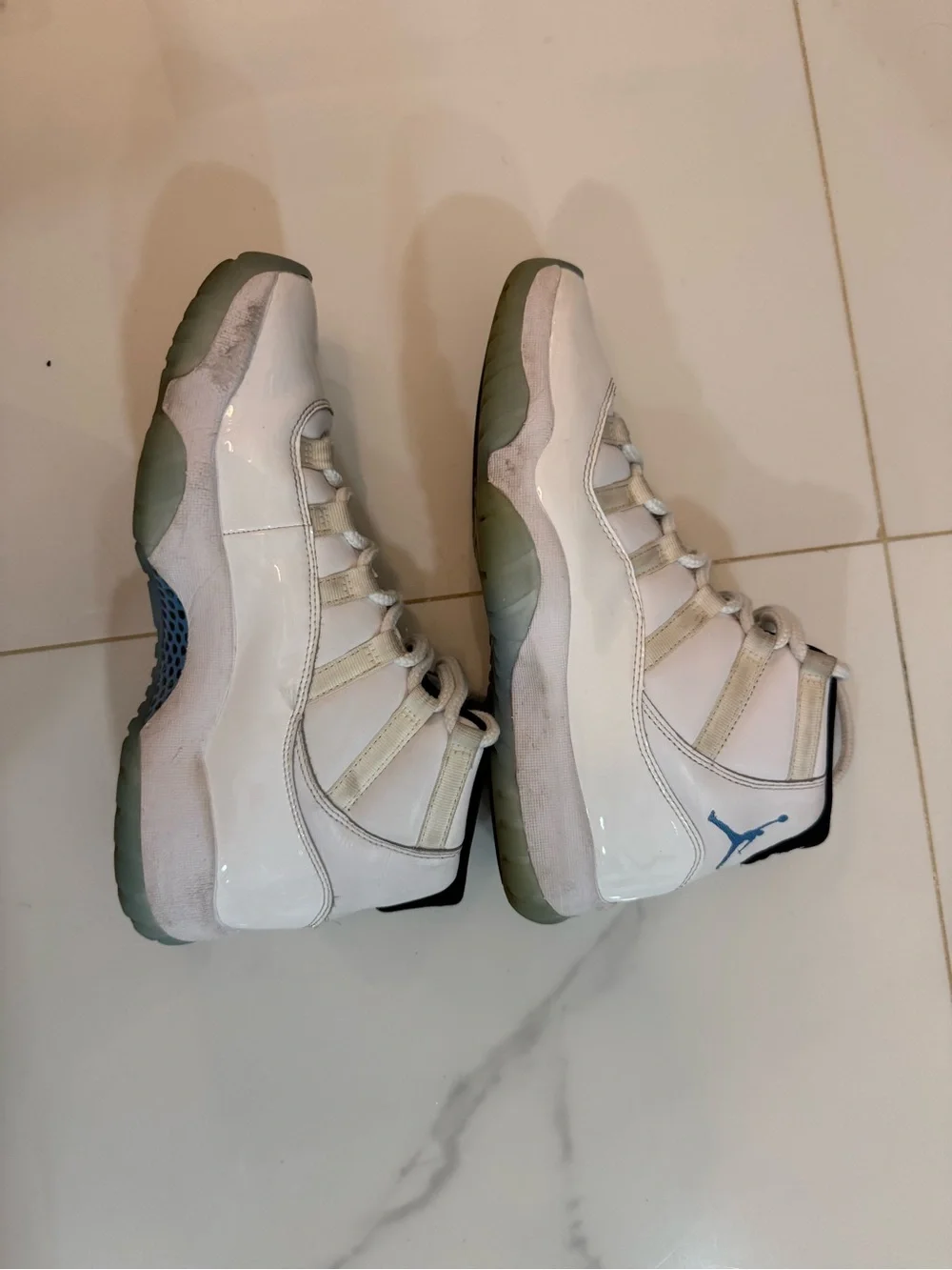 Jordan Men’s White and Black Low-Top Sneakers